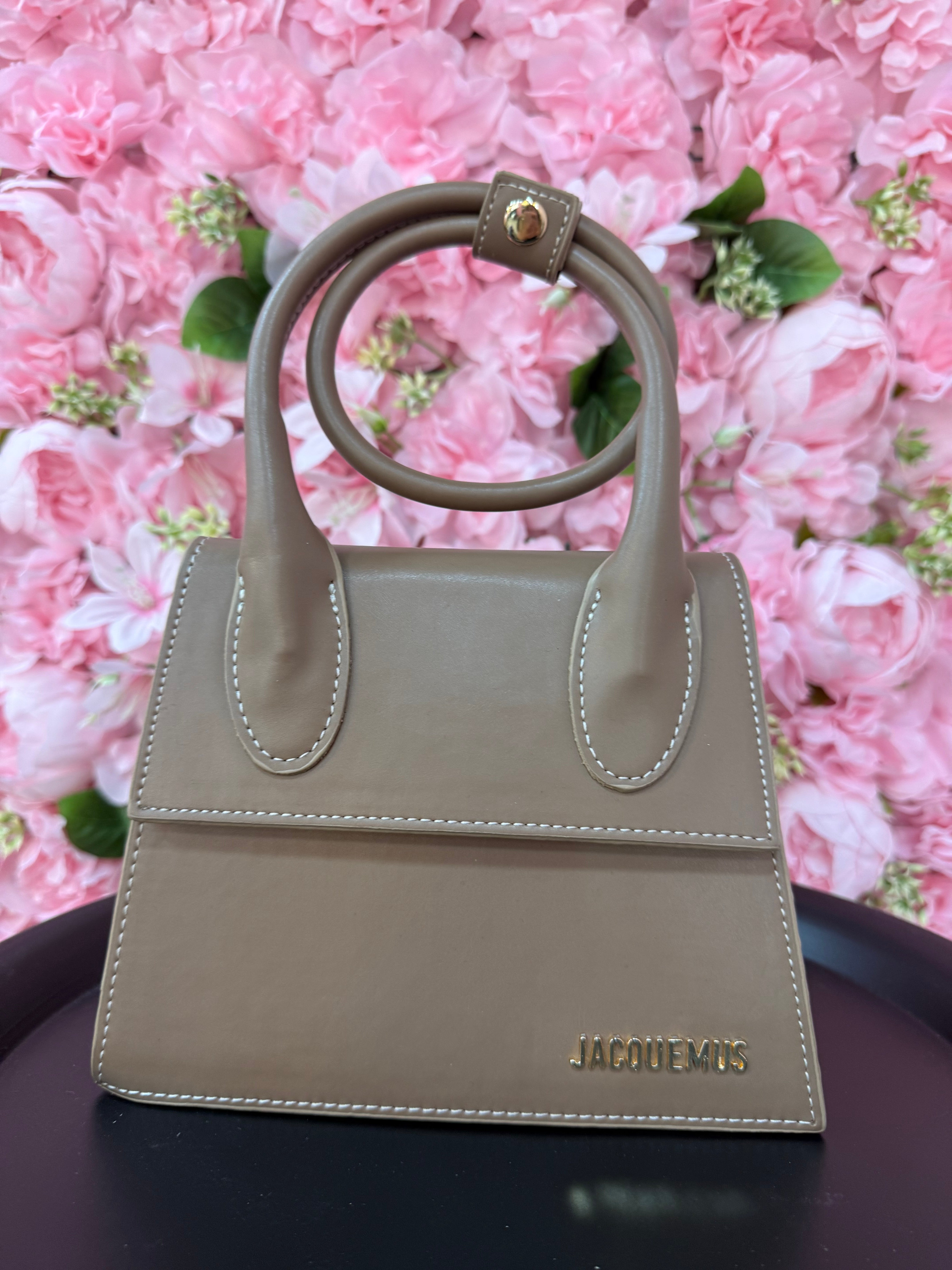 Jacquemus μπεζ