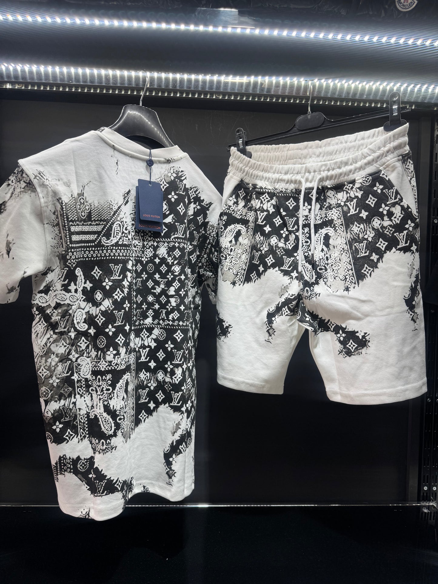 Louis Vuitton λευκό