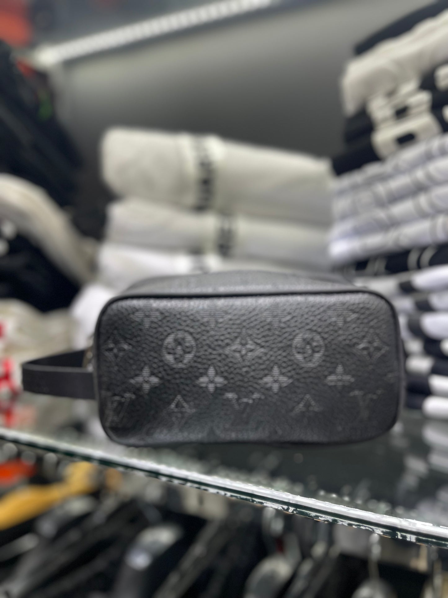 LOUIS VUITTON MONOGRAM BLACK