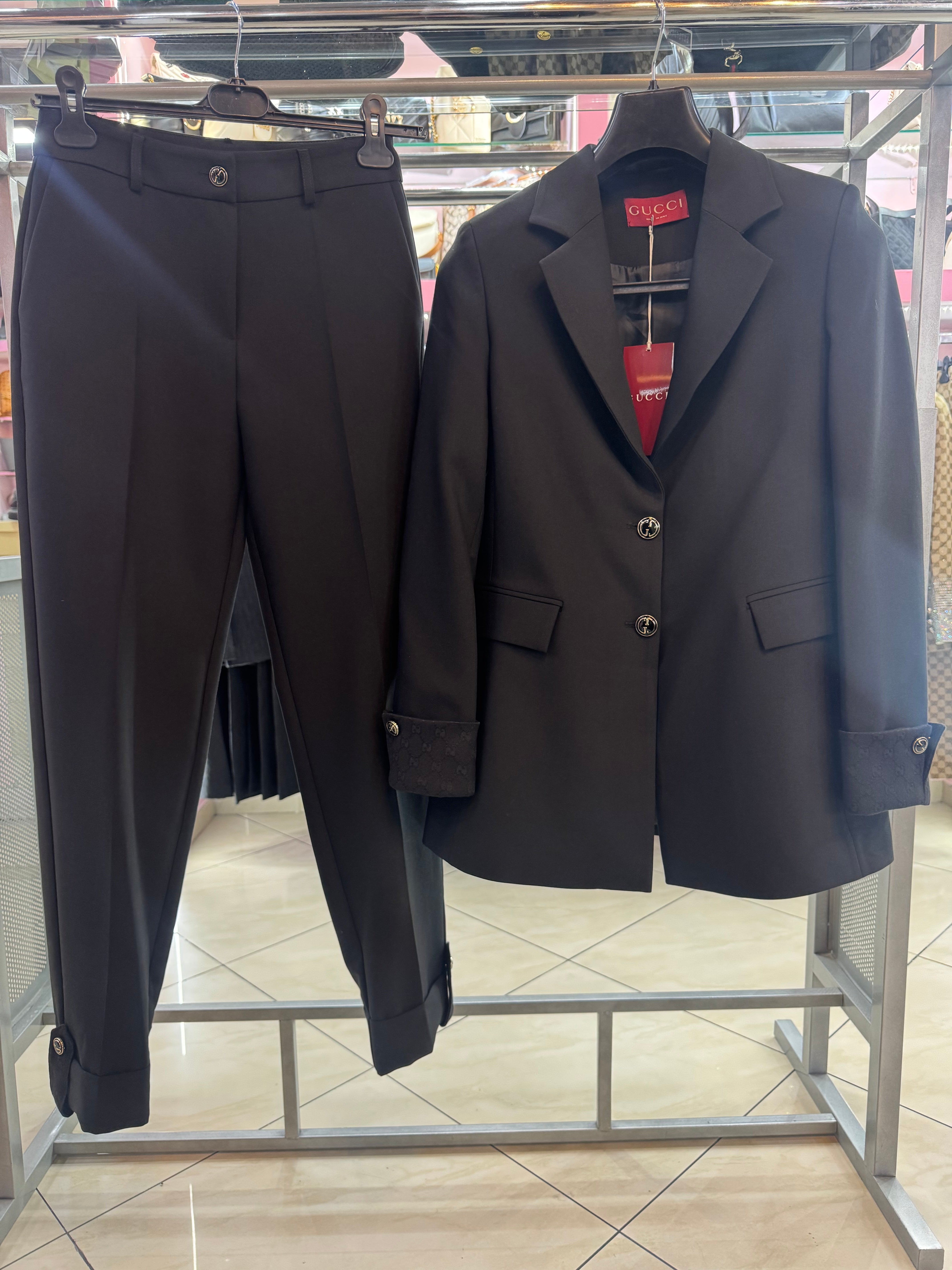 Gucci κοστούμι