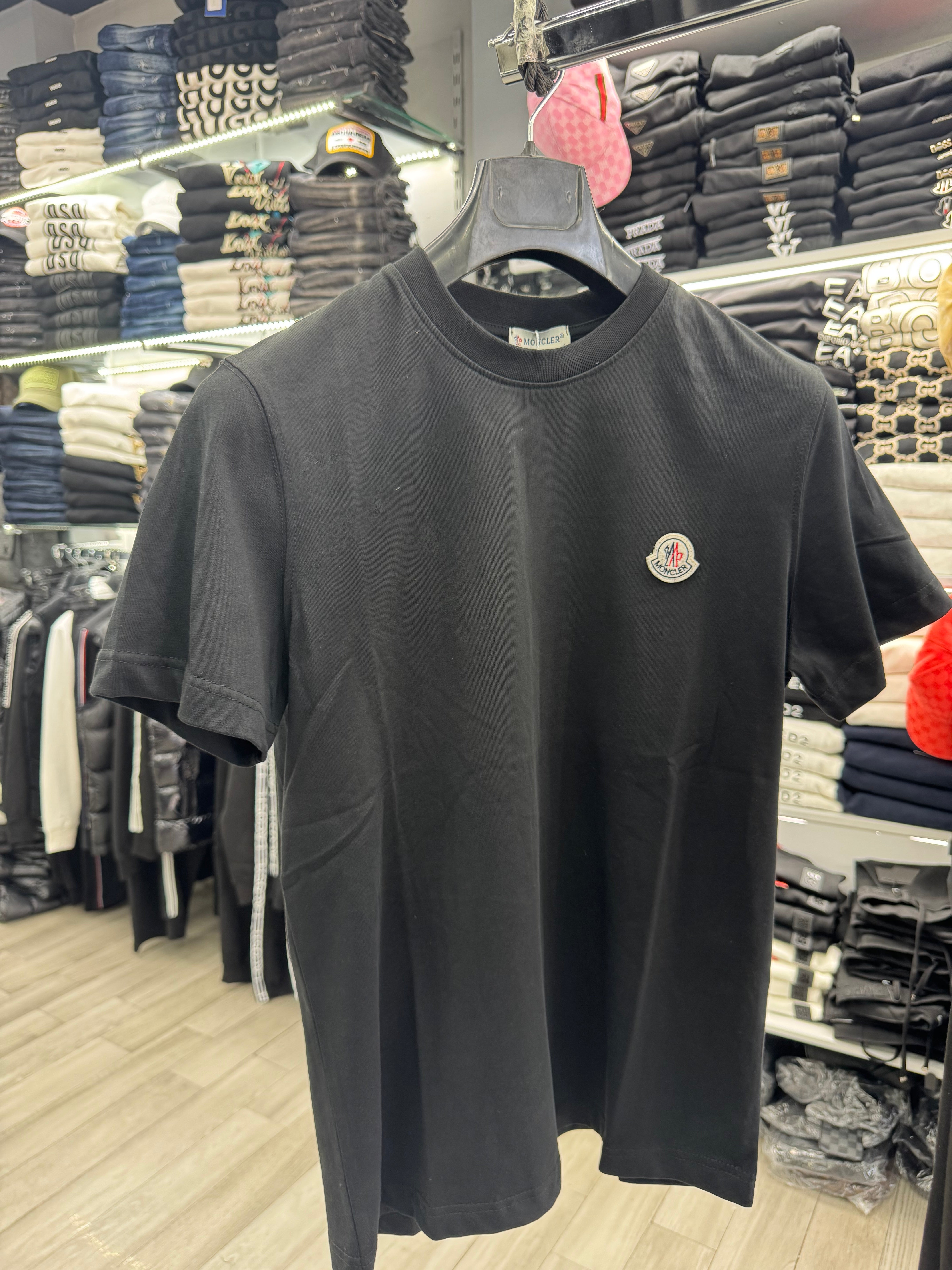 Moncler μαύρο