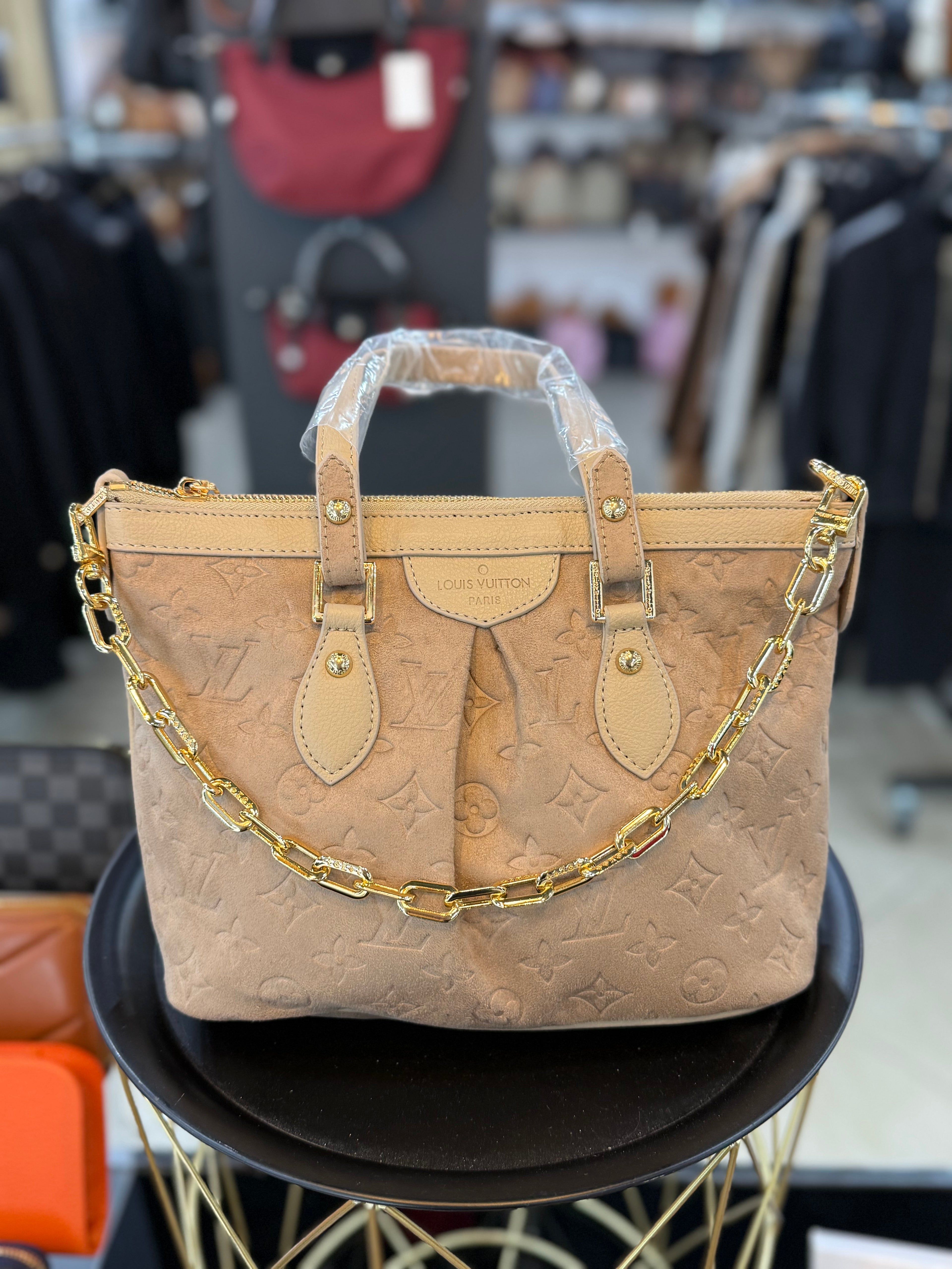 Louis Vuitton μπεζ