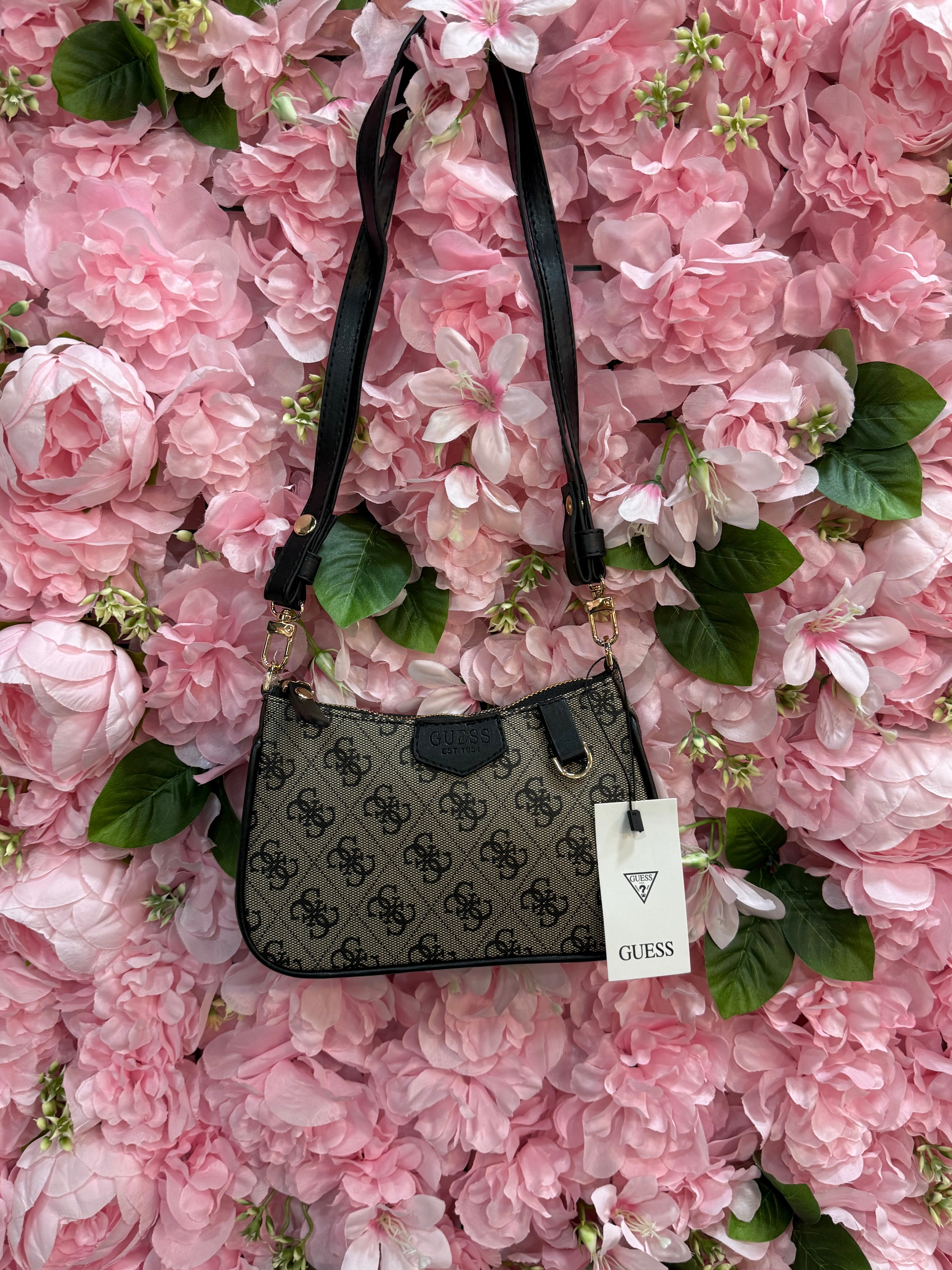 Τσάντα Guess