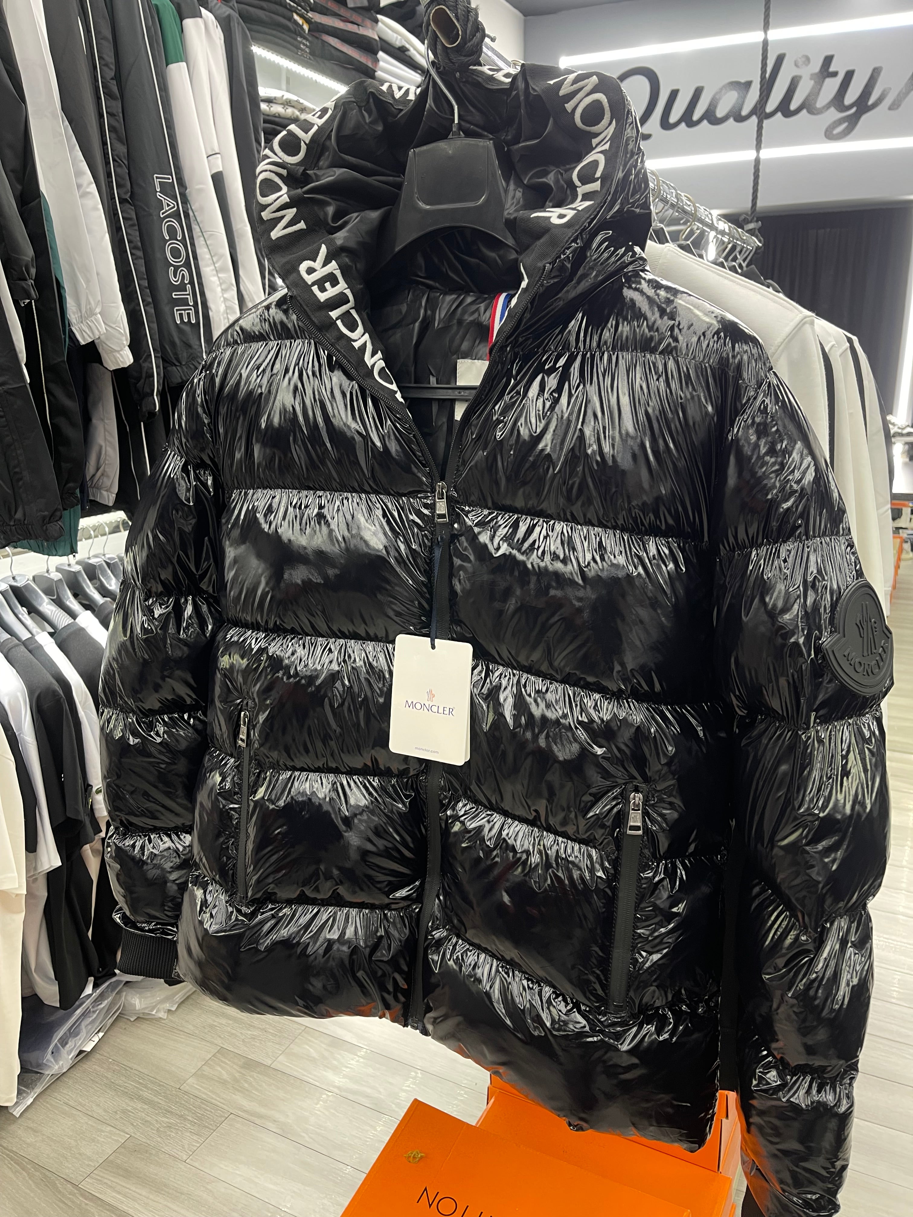 Moncler μαύρο