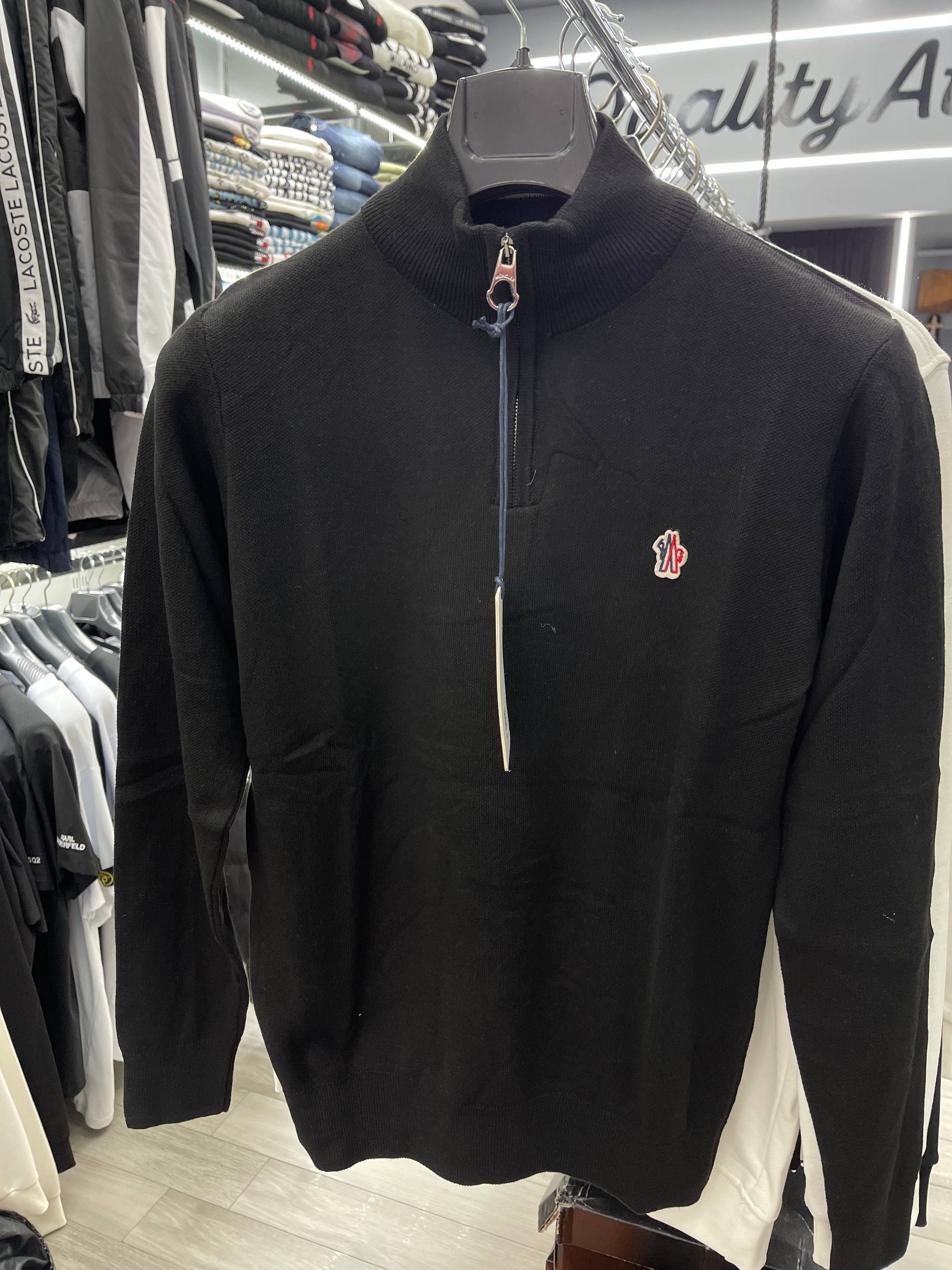 Moncler με φερμουάρ μαύρο