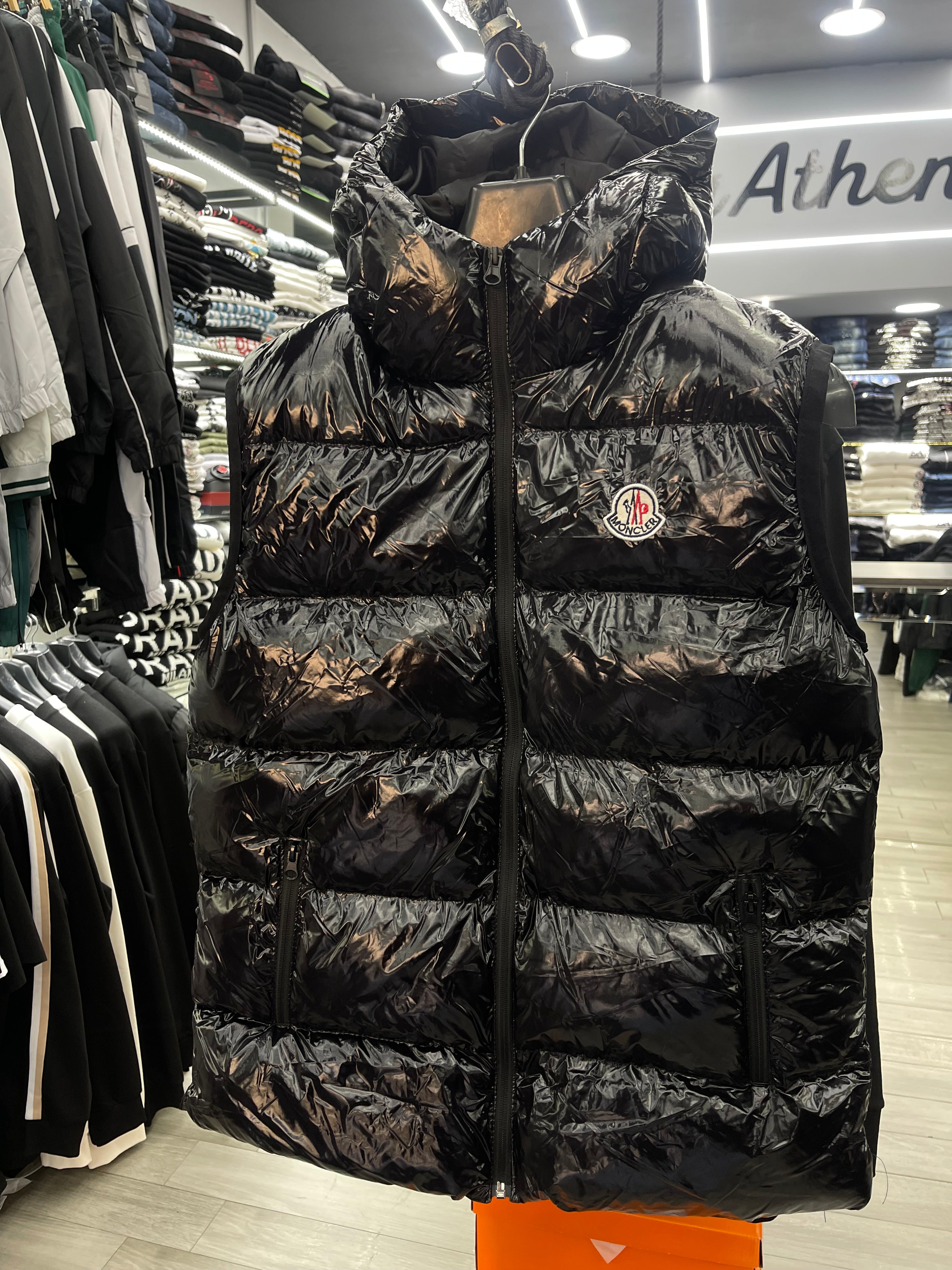 Moncler μαυρο