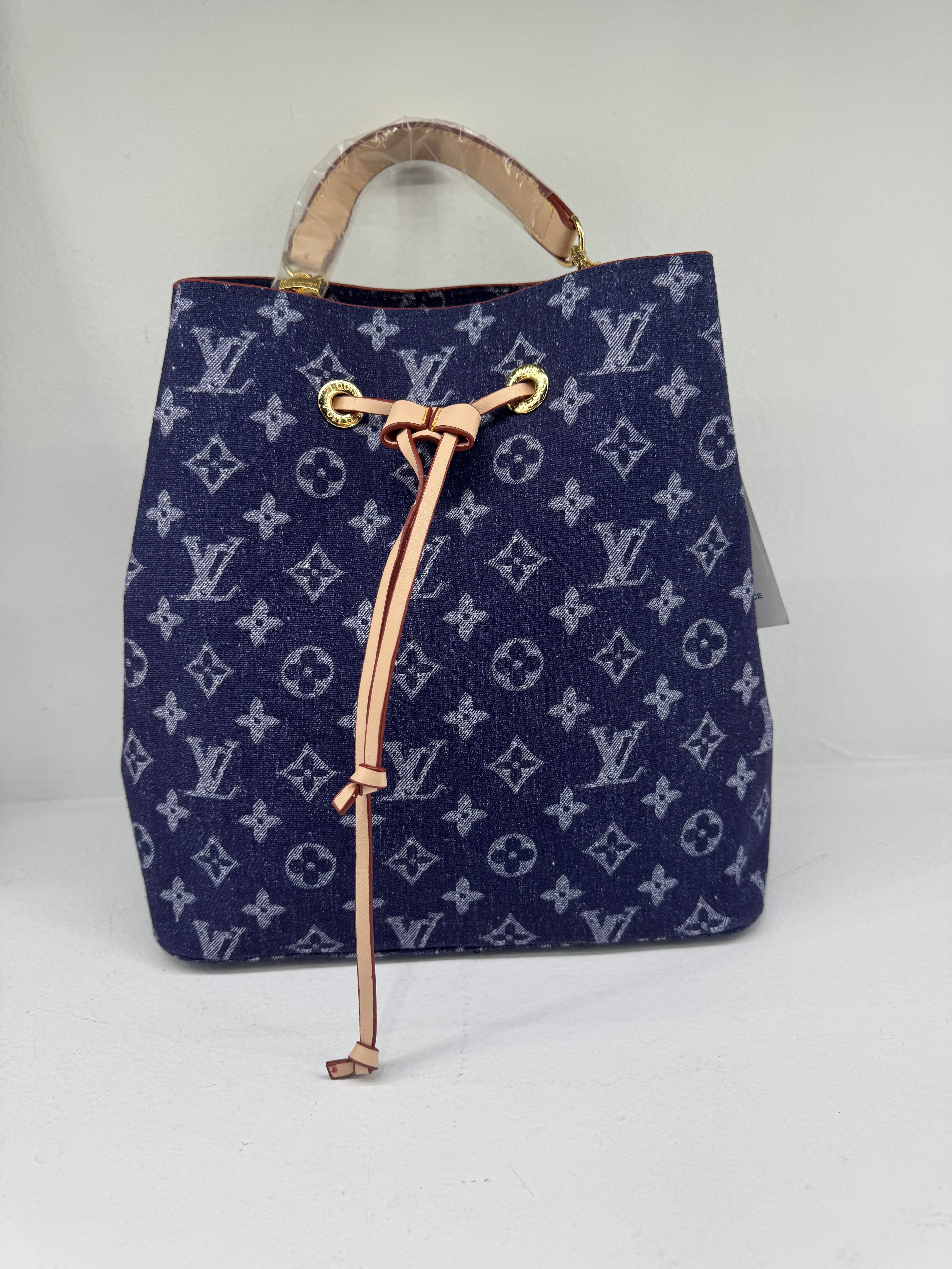 Τσαντα πουγκί Louis Vuitton