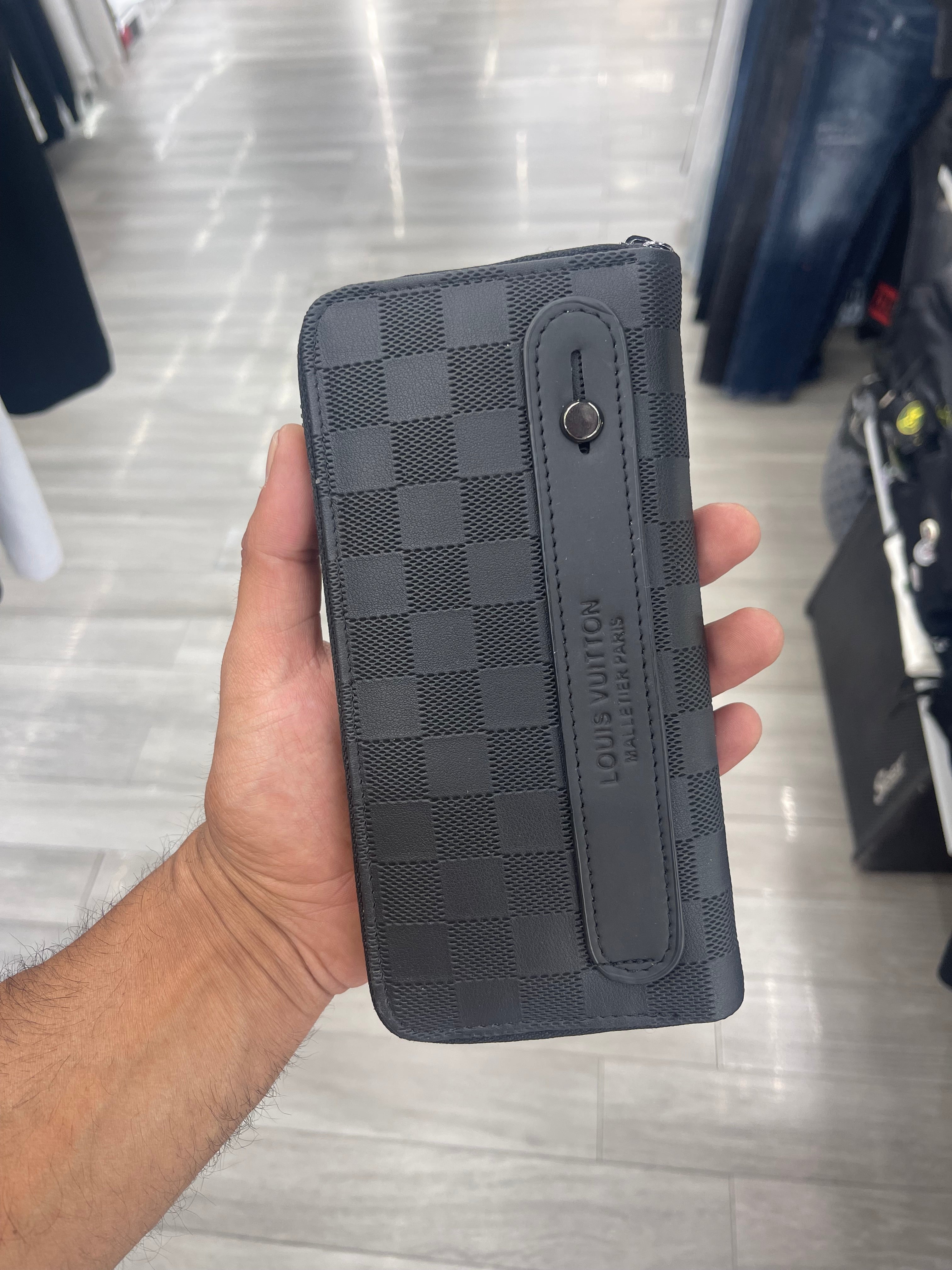 Πορτοφόλι Louis Vuitton