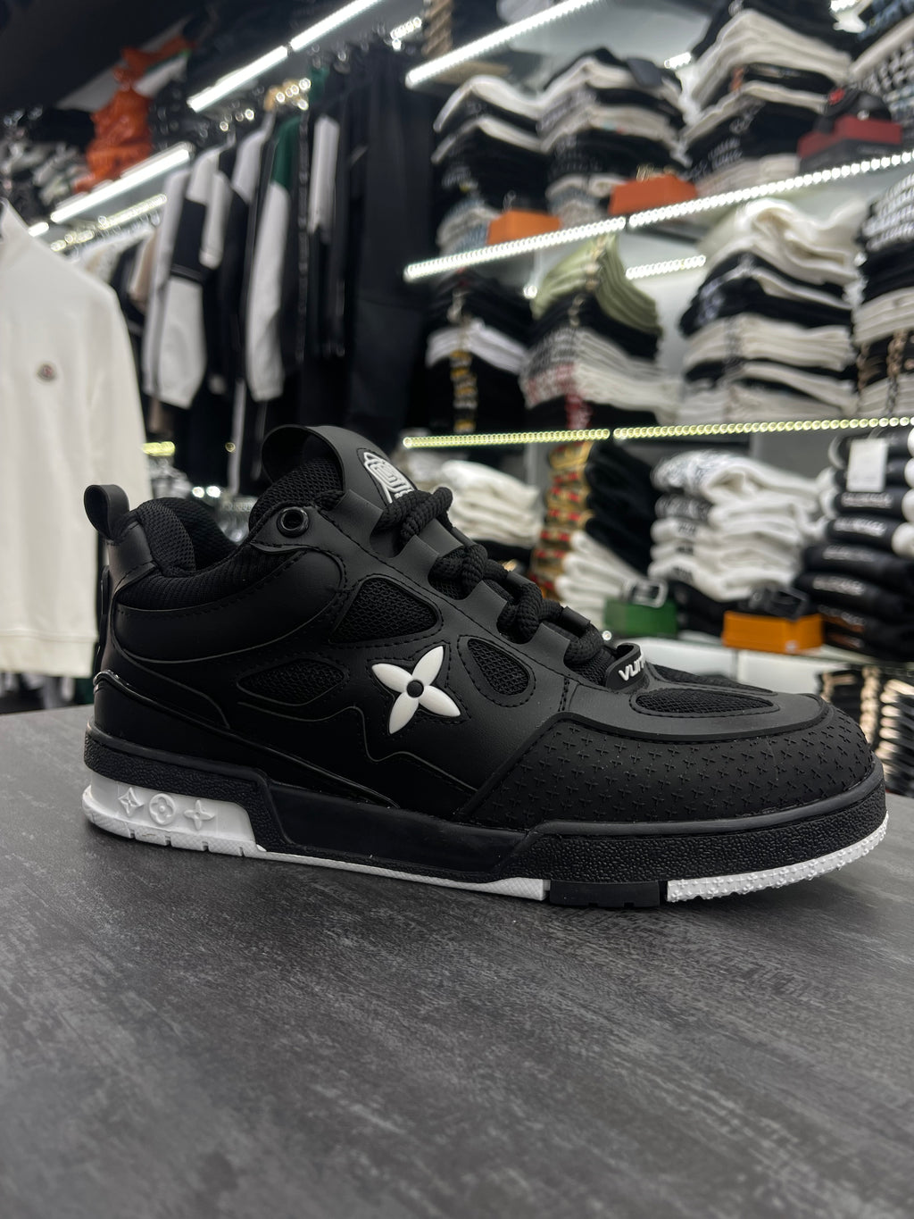 Louis Vuitton μαύρο-λευκό