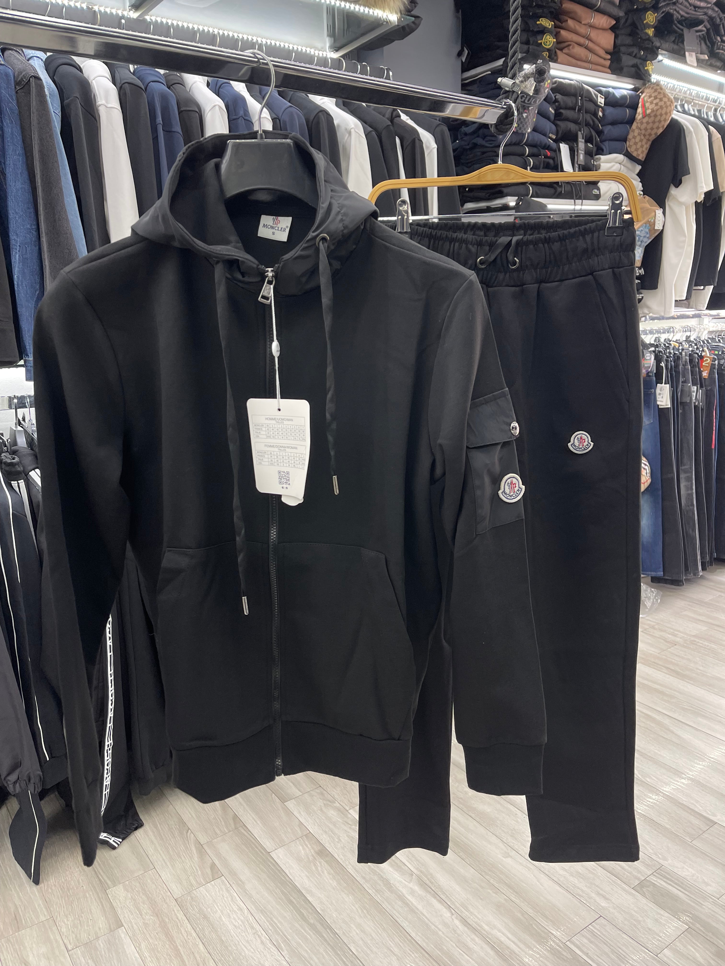 Moncler μαύρο