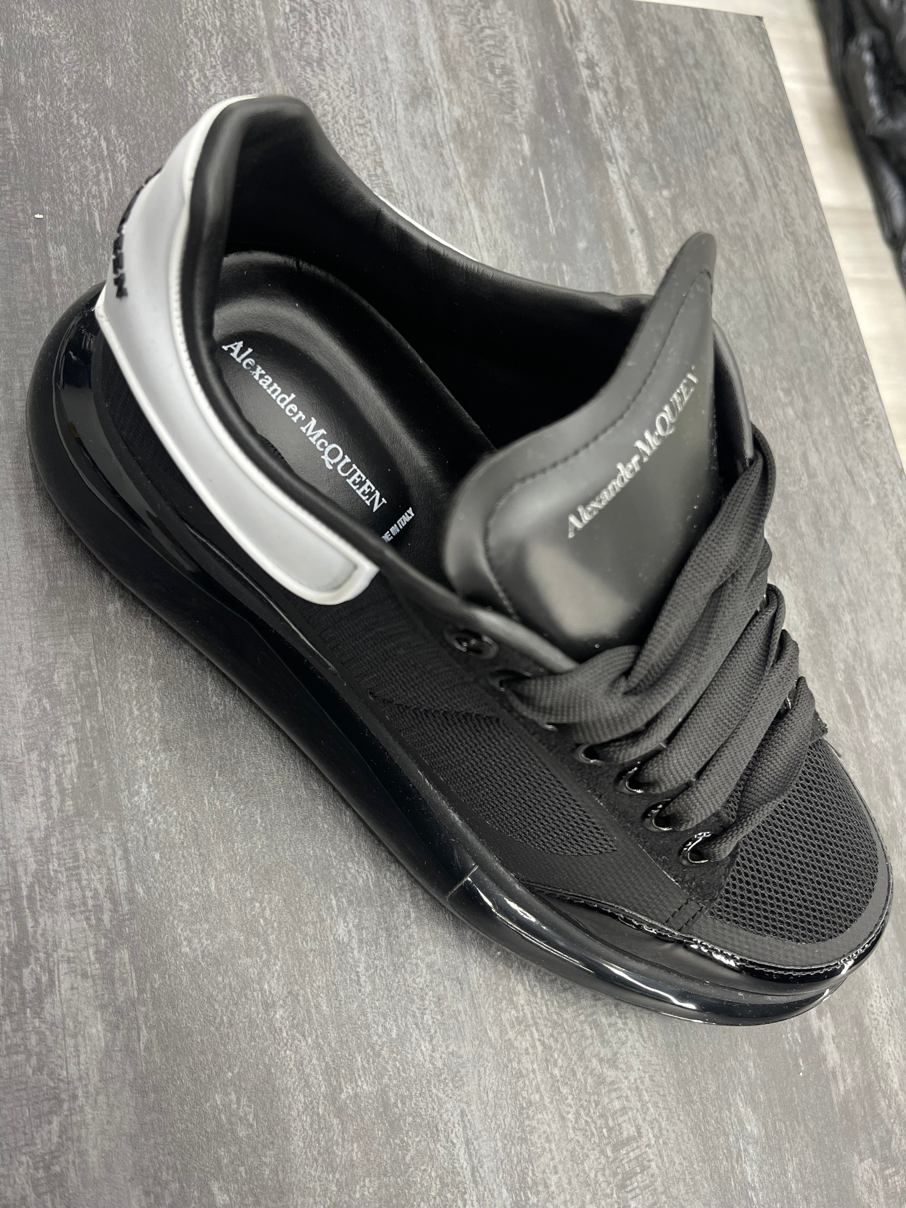 Alexander McQueen μαύρο-λευκό