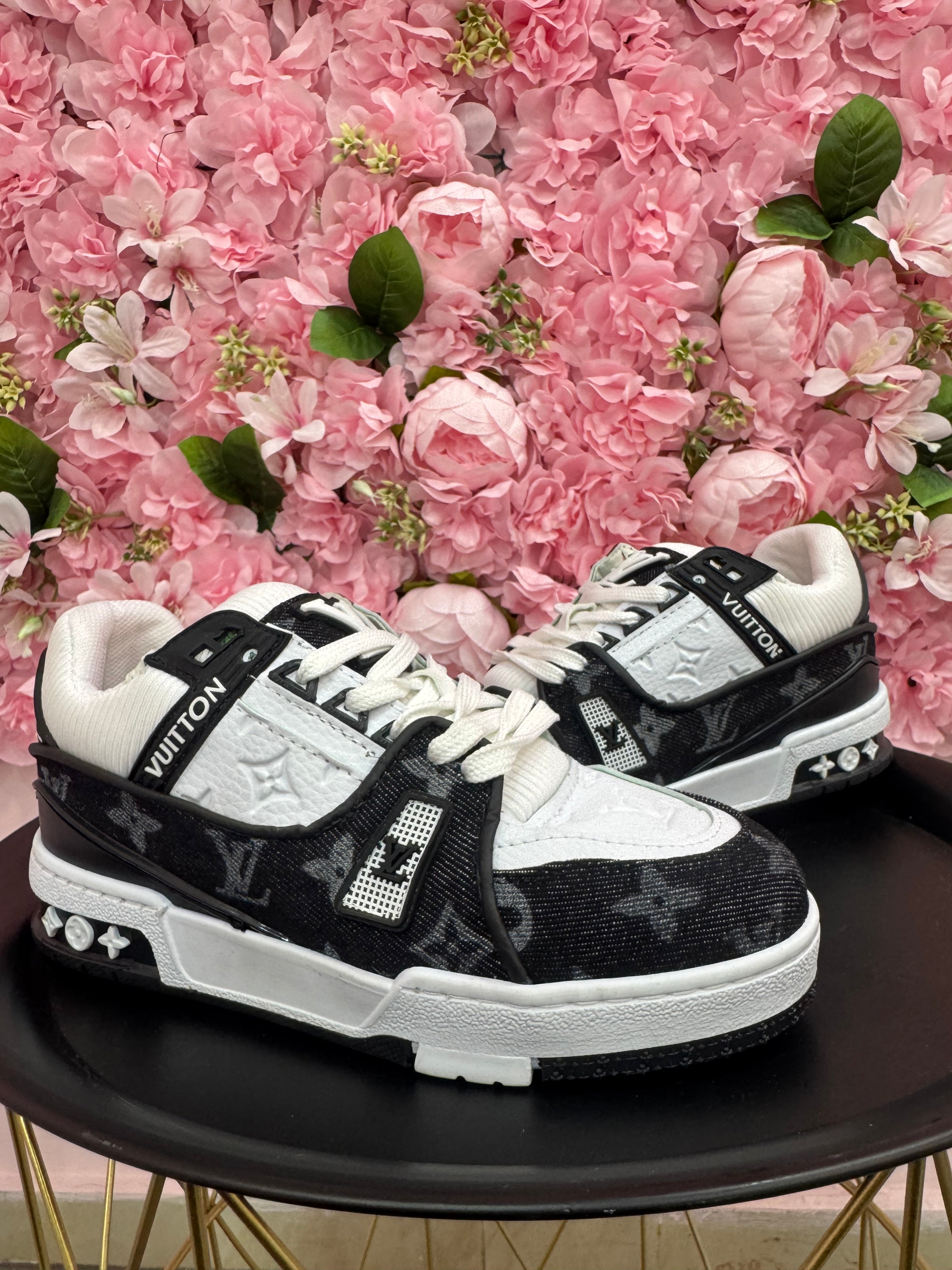 Louis Vuitton μαύρο -λευκό