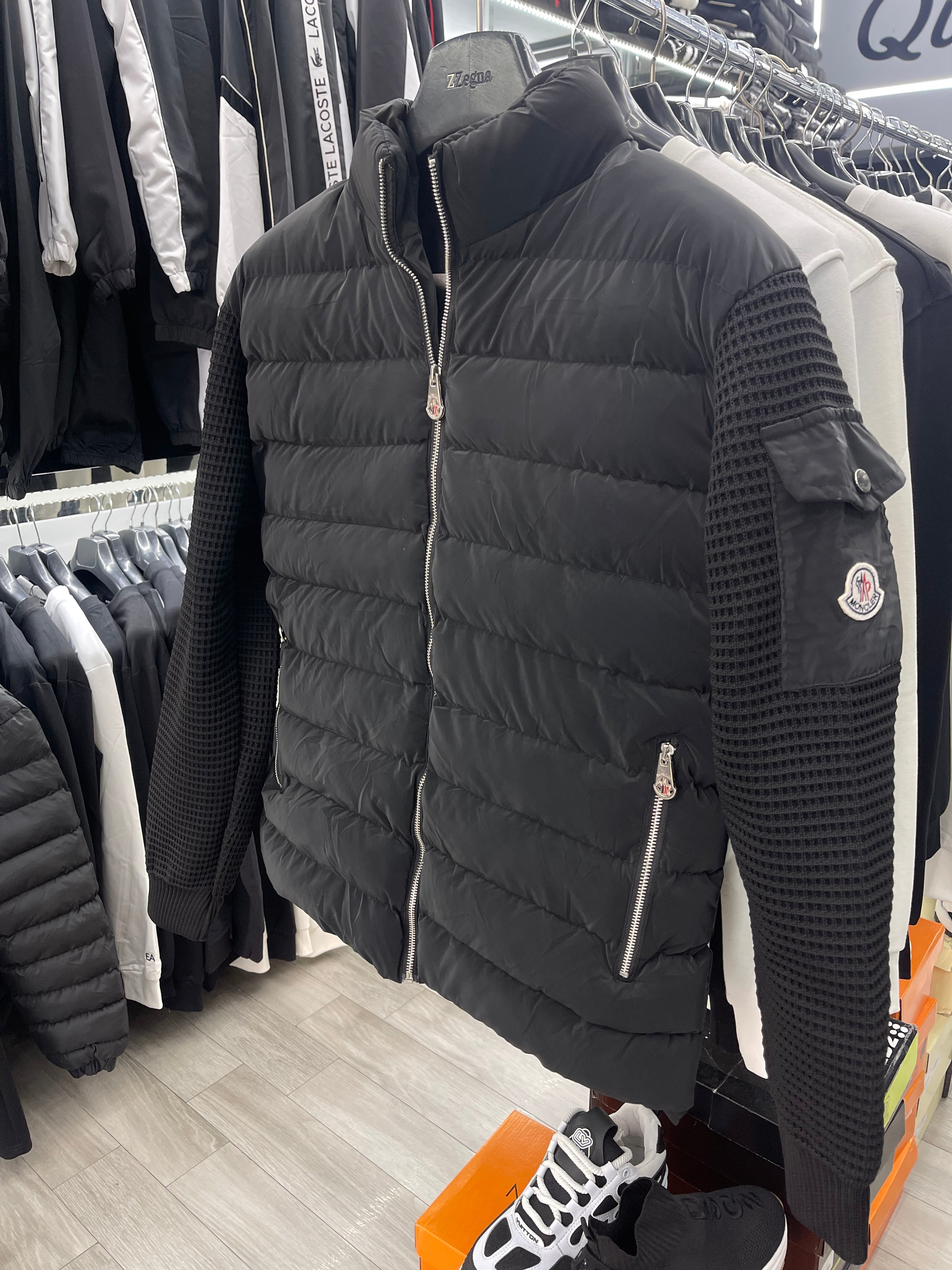 Moncler μαύρο