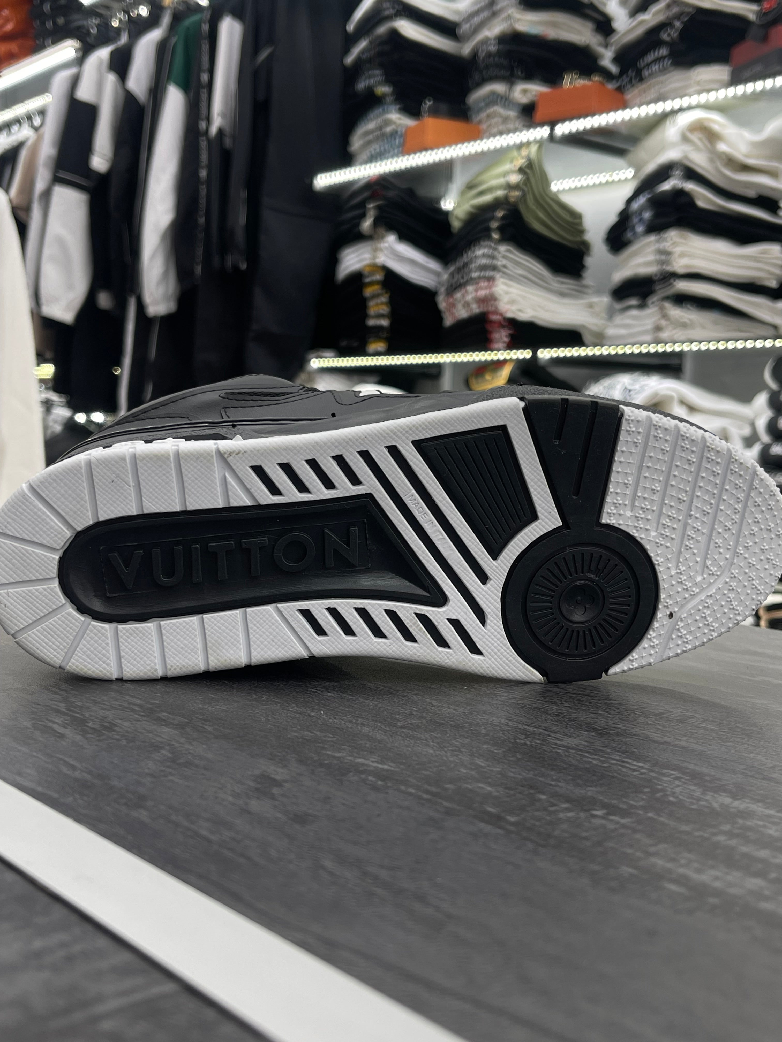 Louis Vuitton μαύρο-λευκό