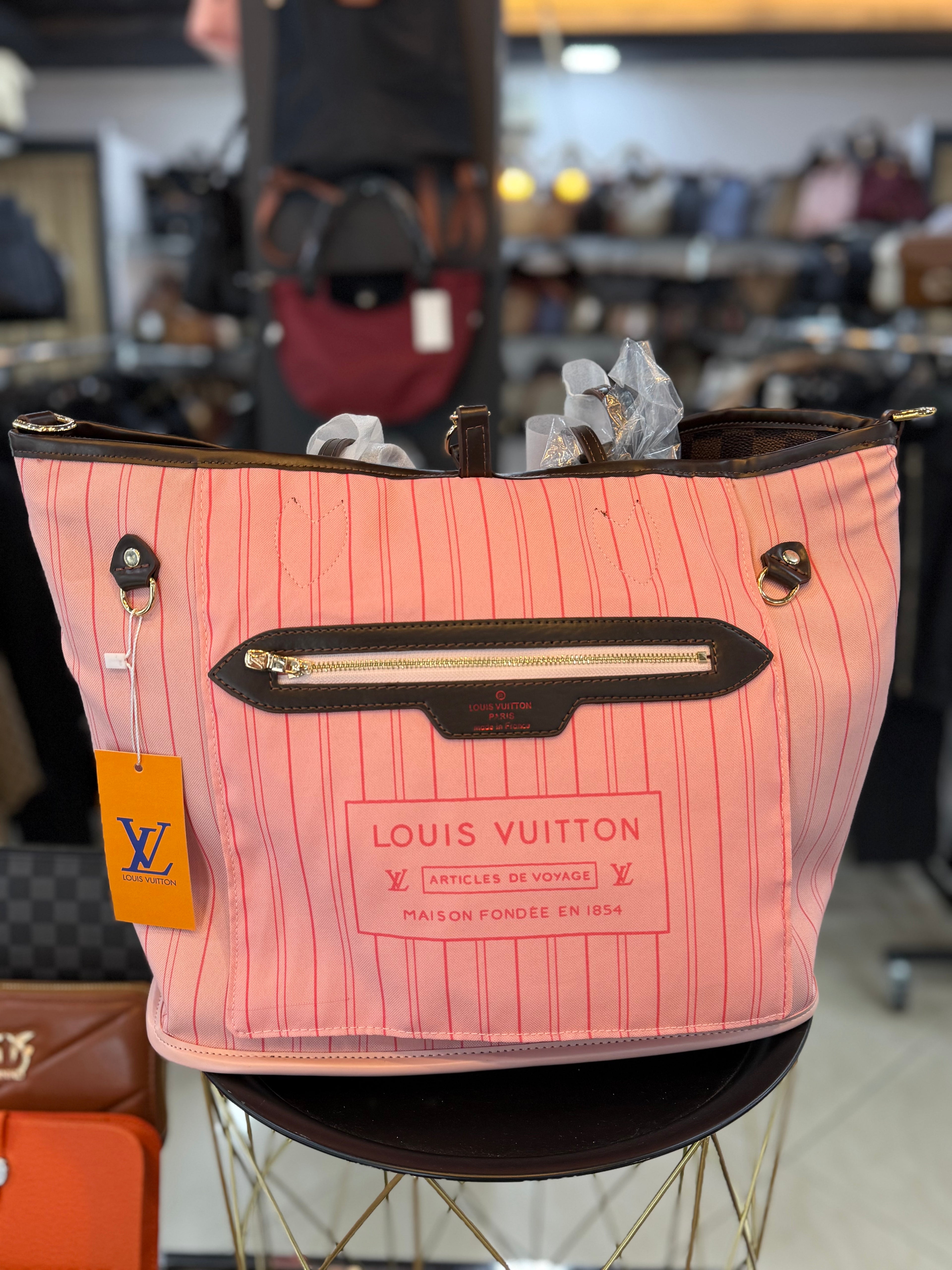 Louis Vuitton neverfull double fast