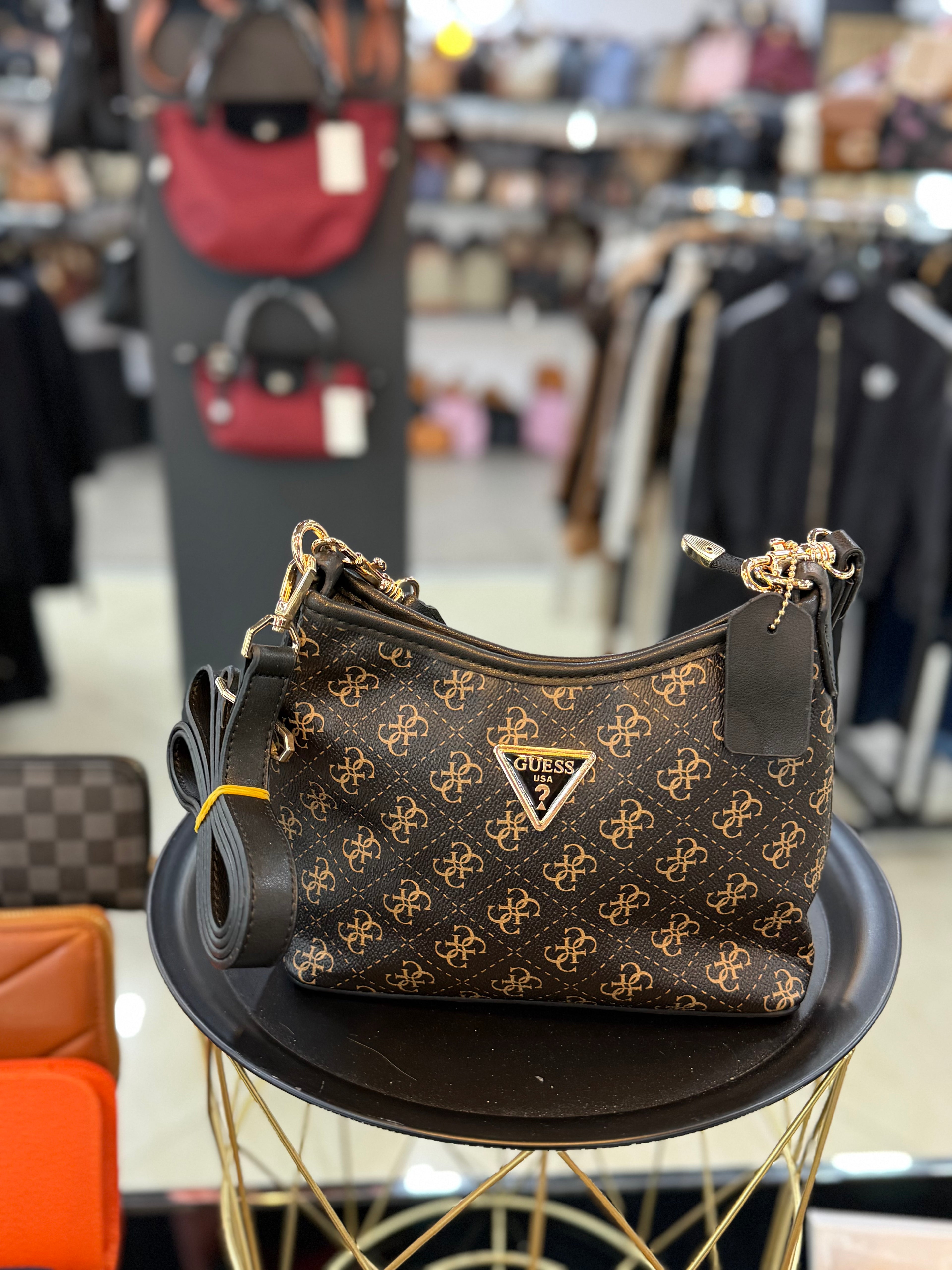 Guess καφέ