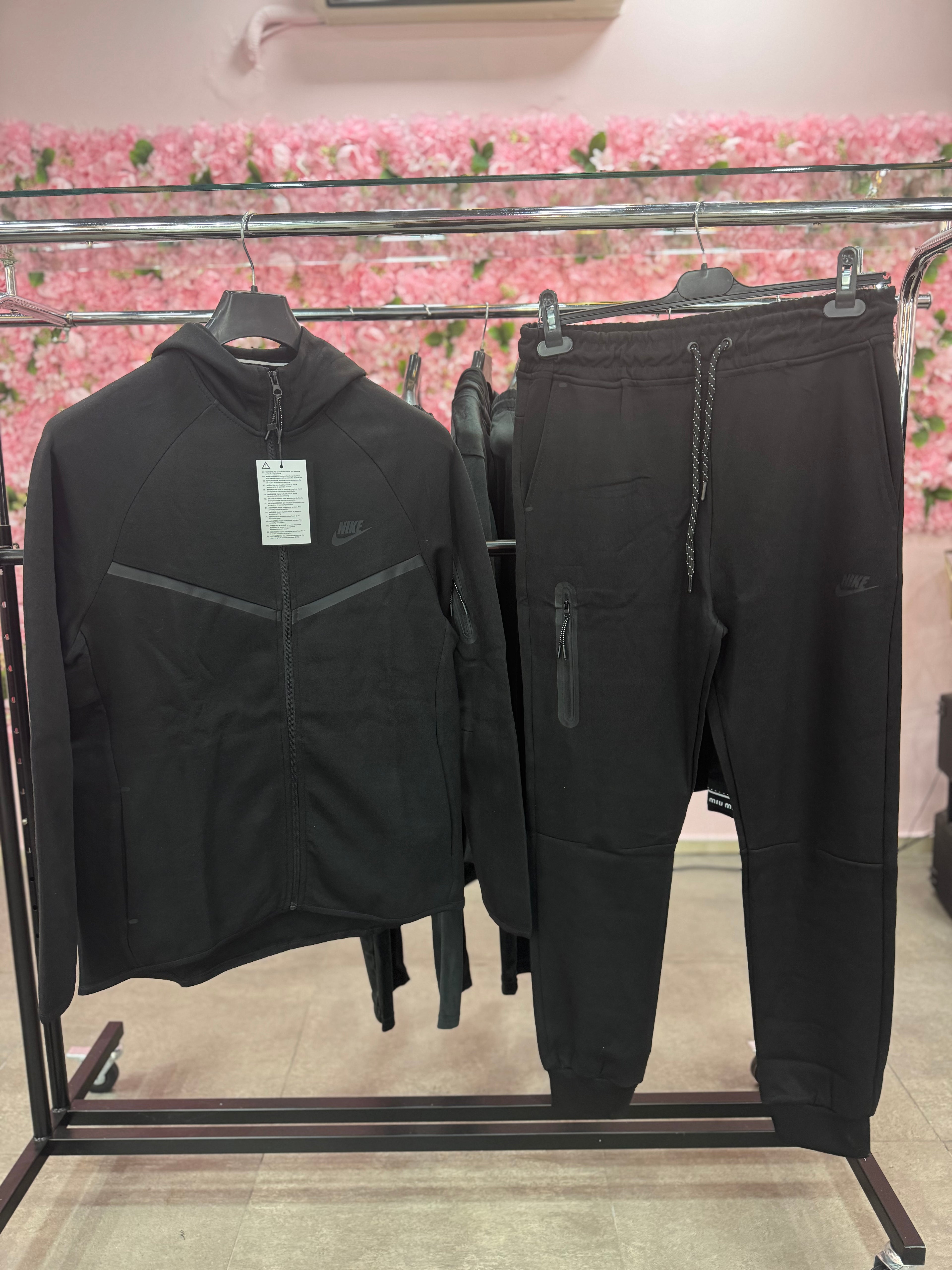 Σετ Nike tech fleece μαύρη