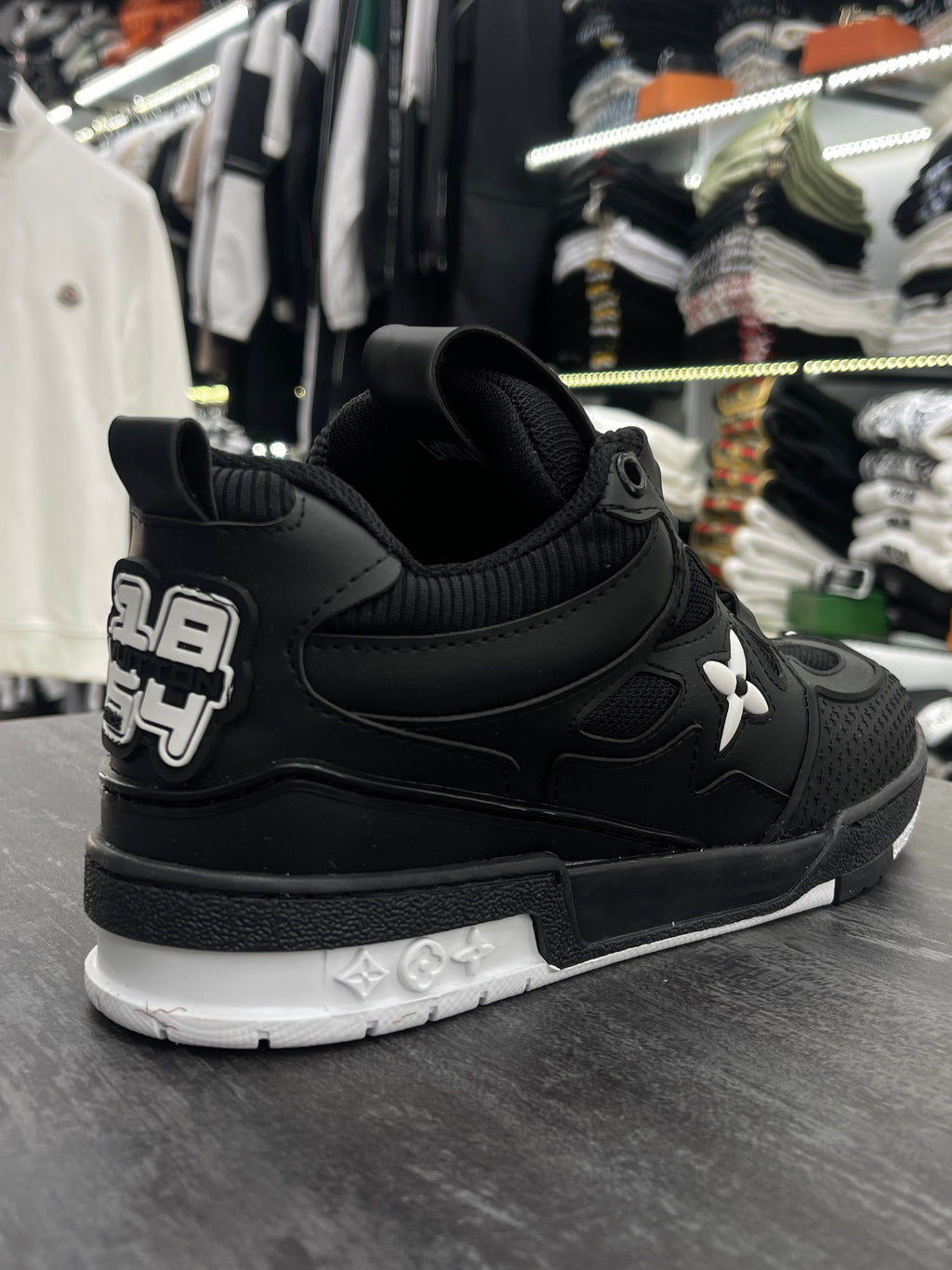 Louis Vuitton μαύρο-λευκό