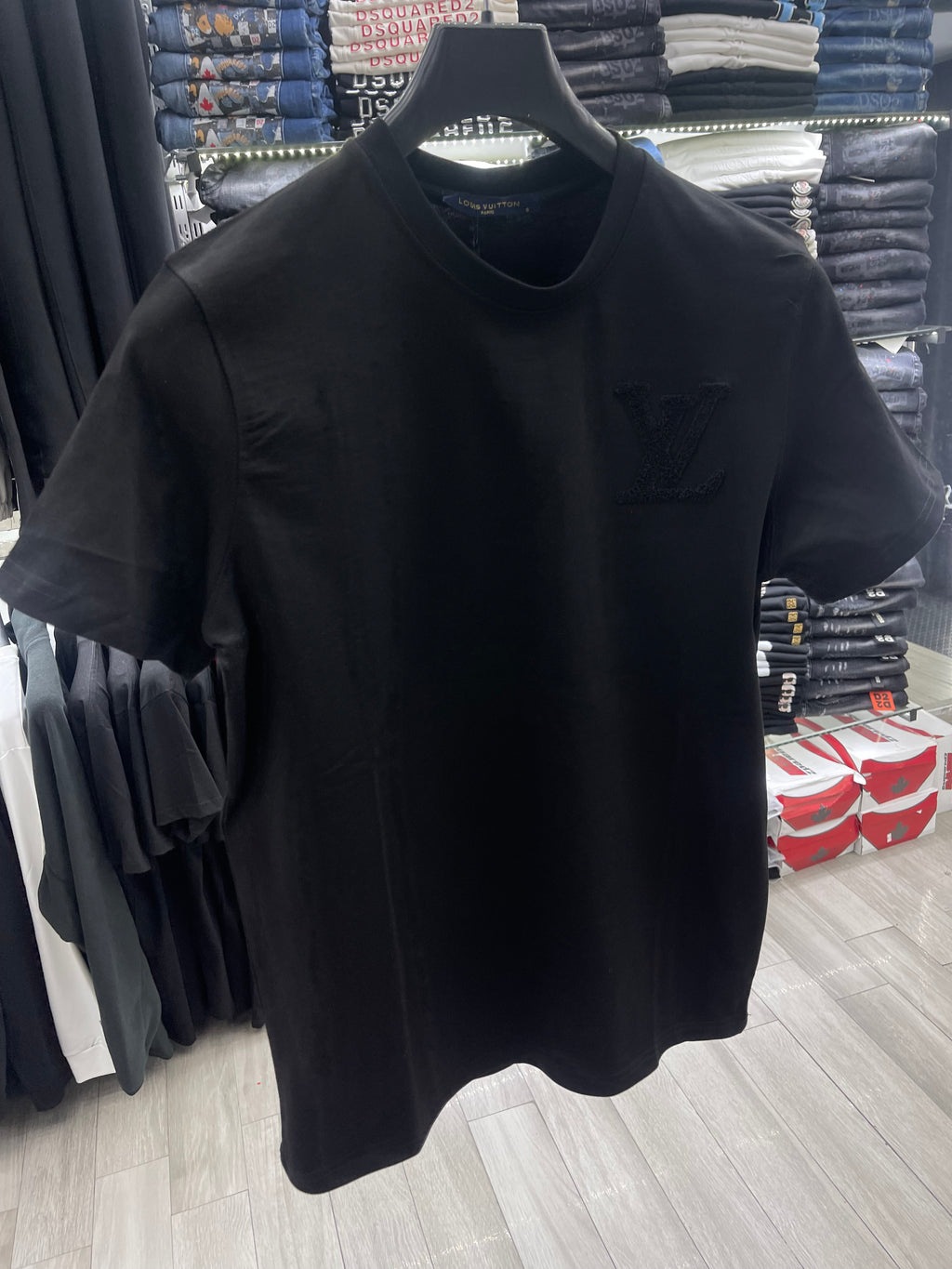 Louis Vuitton μαύρο