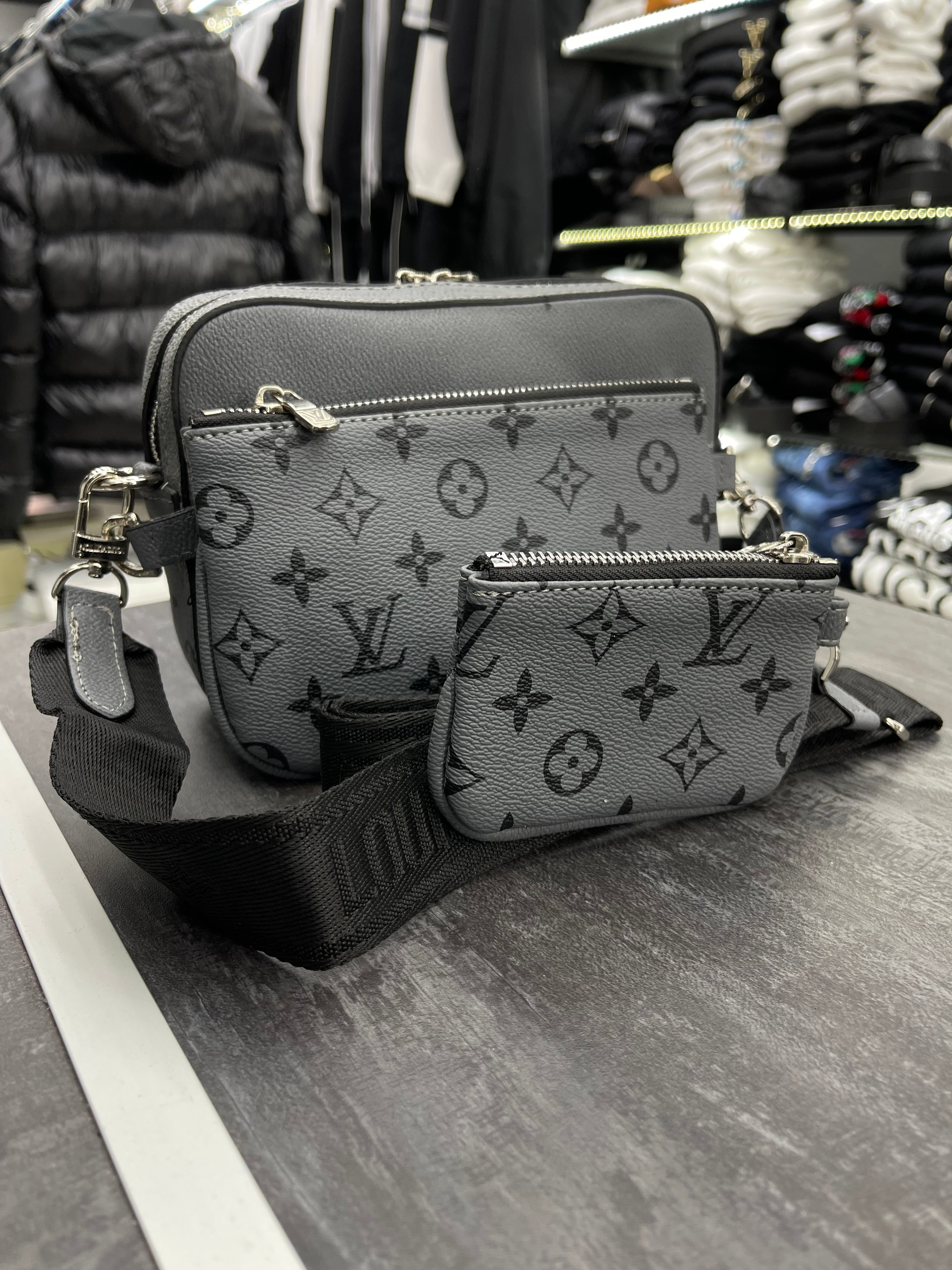 Louis Vuitton monogram γκρι