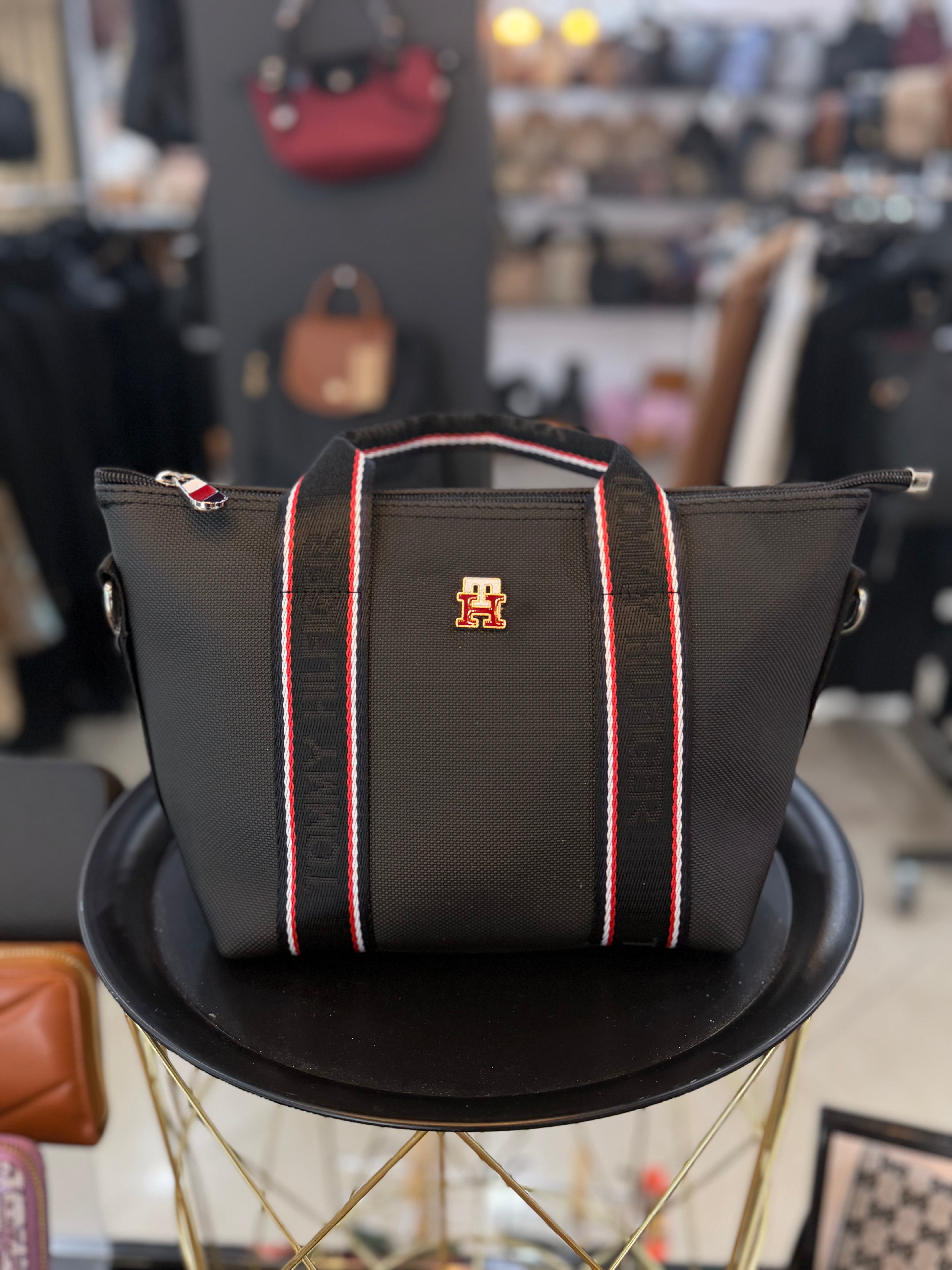 TOMMY HILFIGER