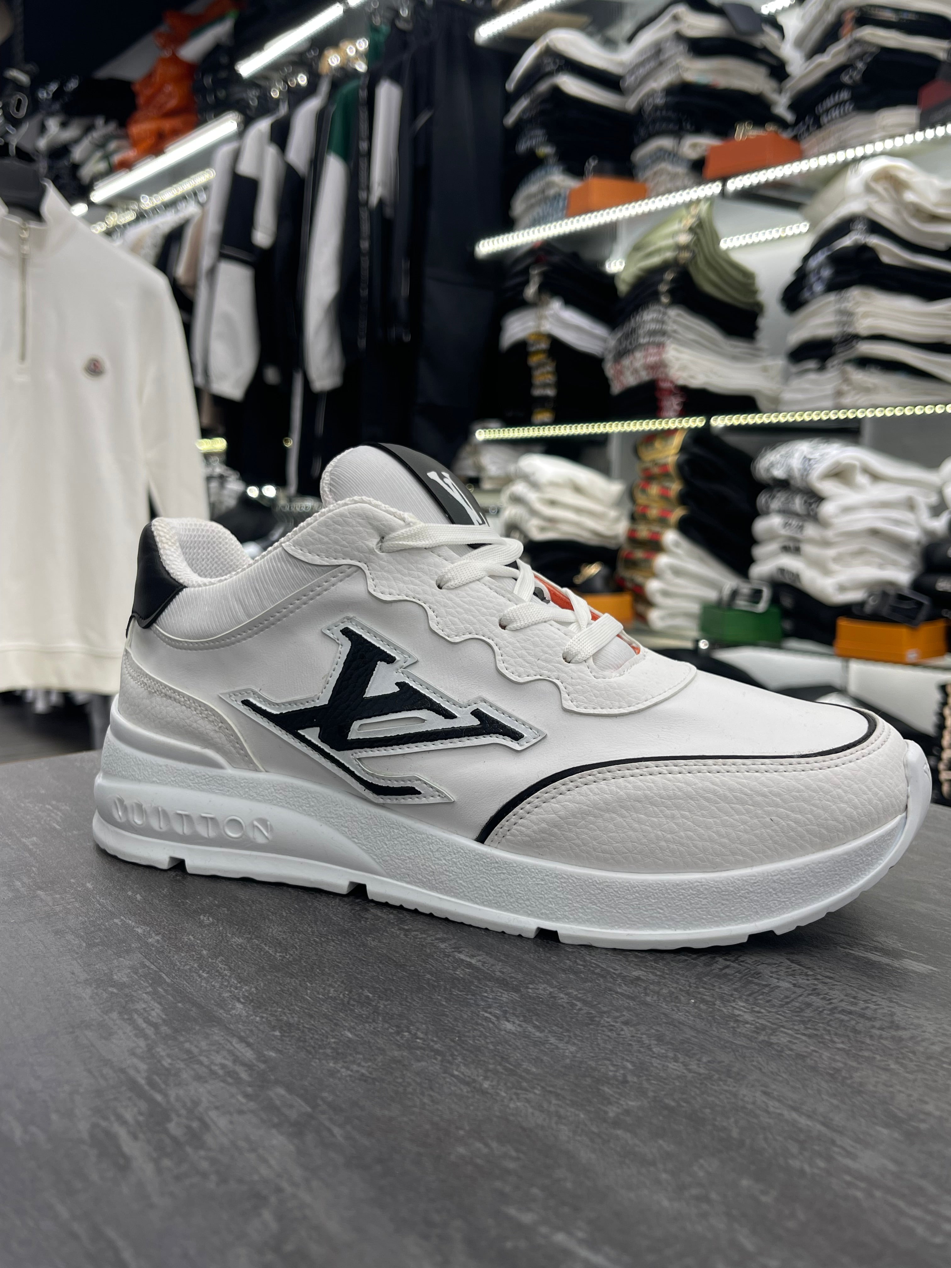 Louis Vuitton λευκό