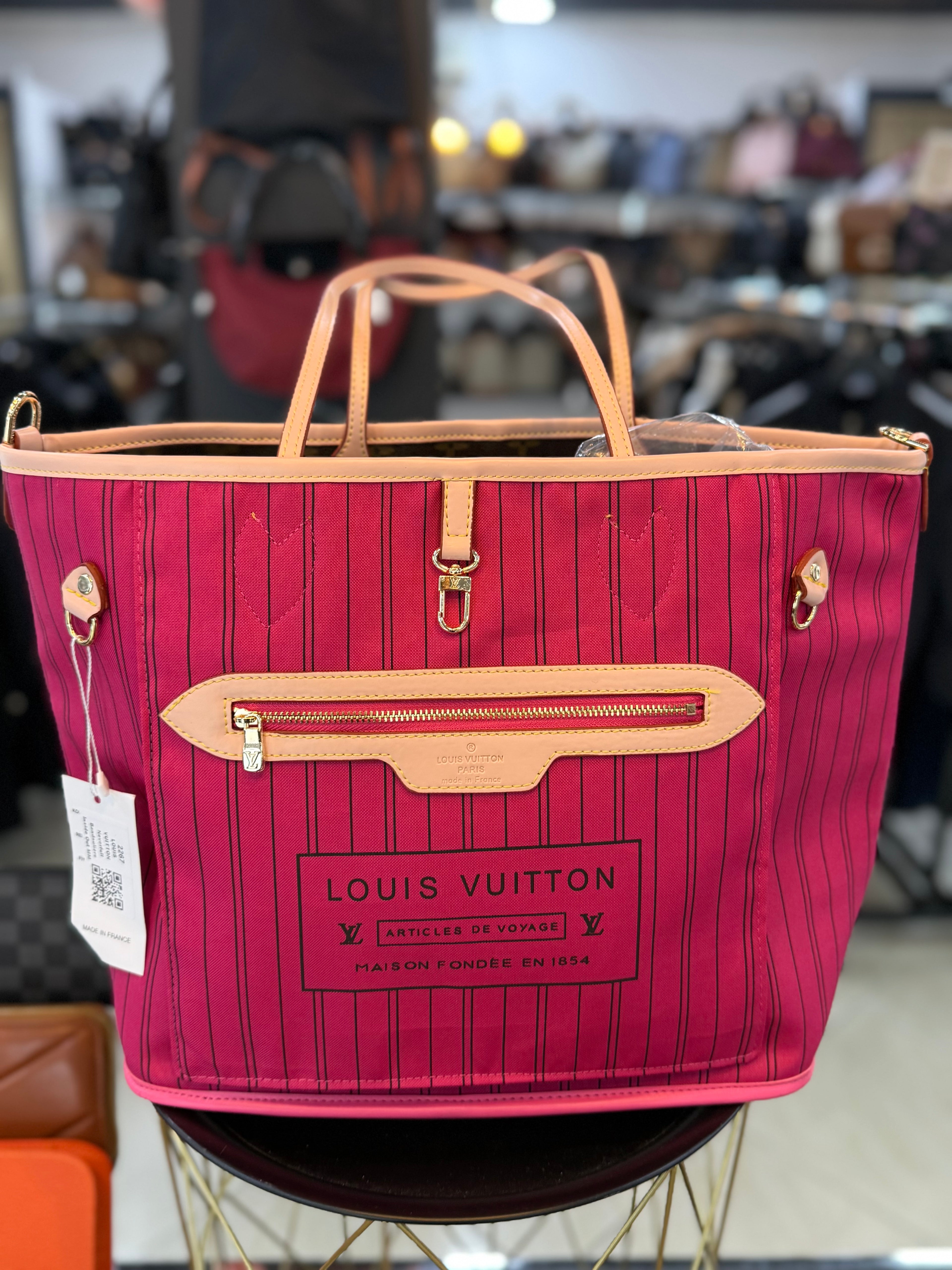 Louis Vuitton neverfull double fast