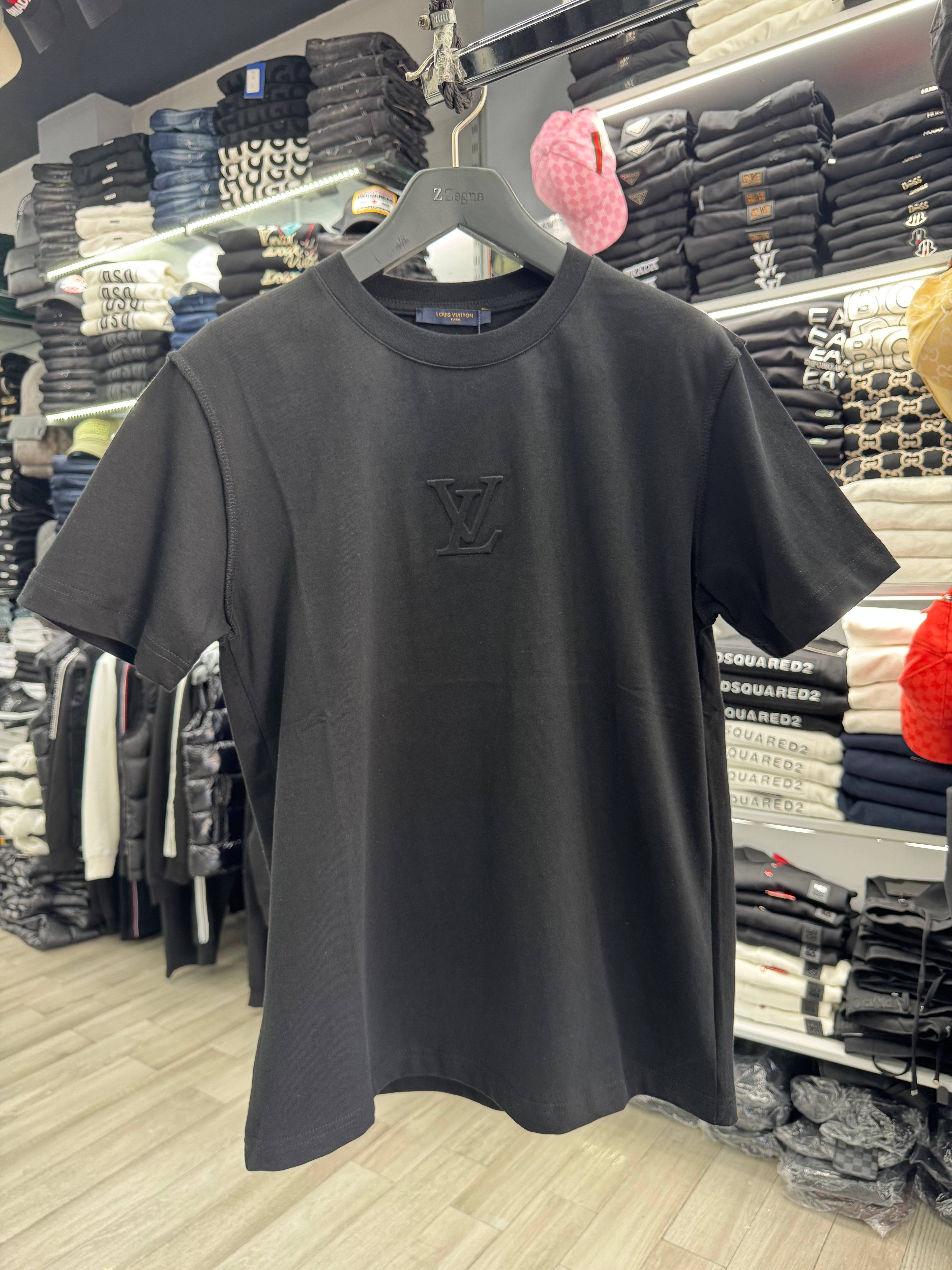 Louis Vuitton μαύρο