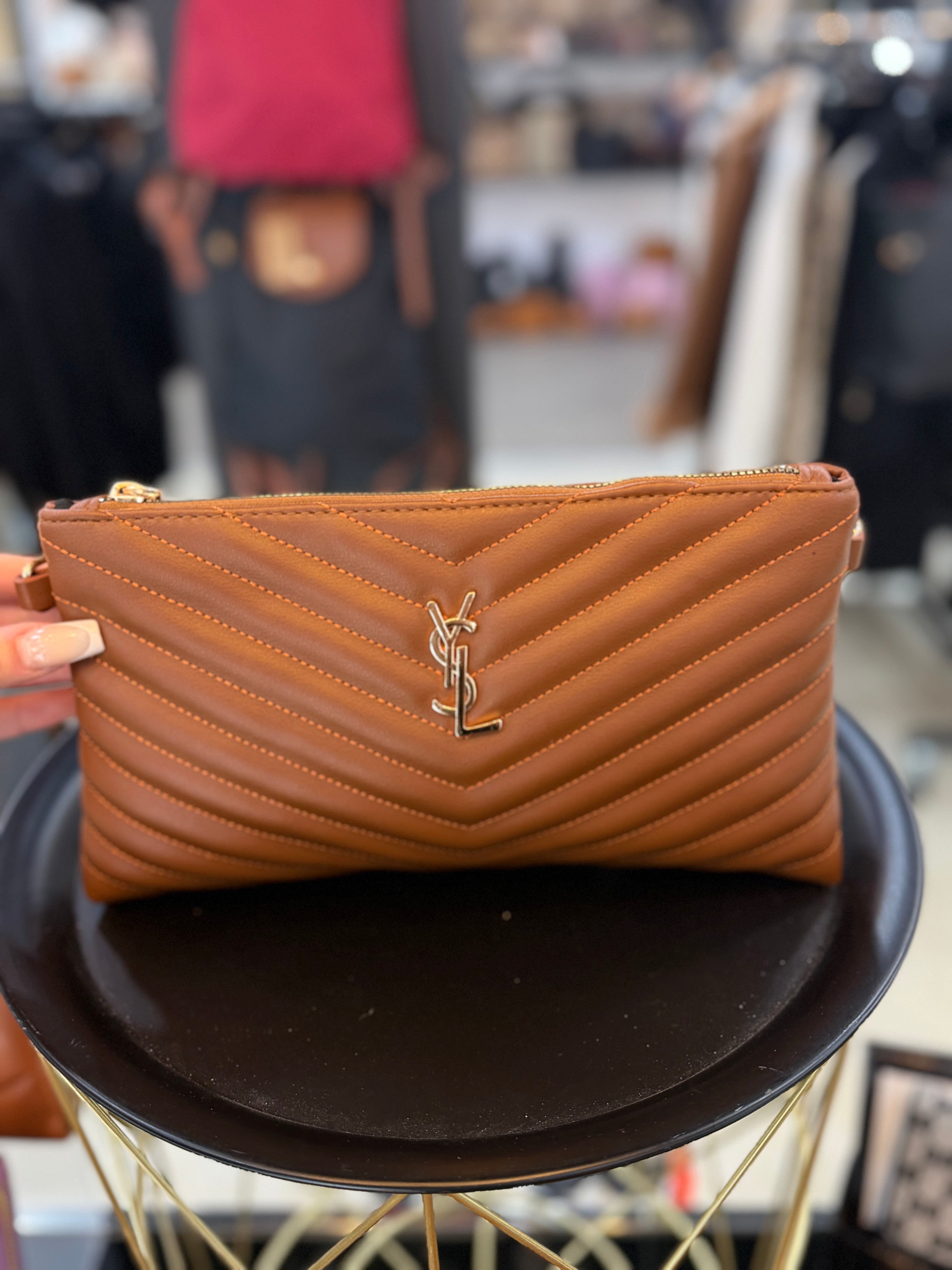 YSL φάκελος ταμπά