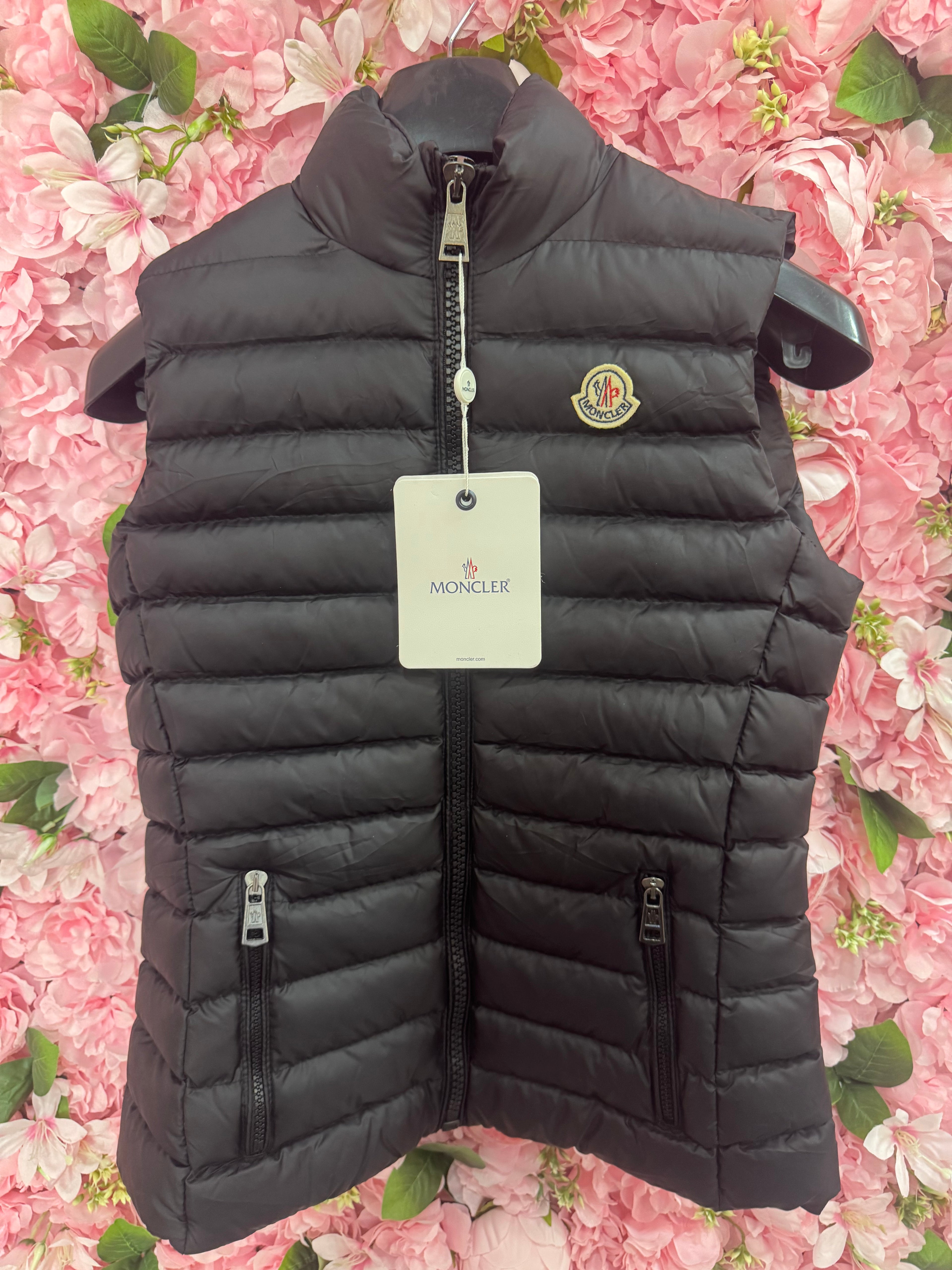 Moncler μαύρο