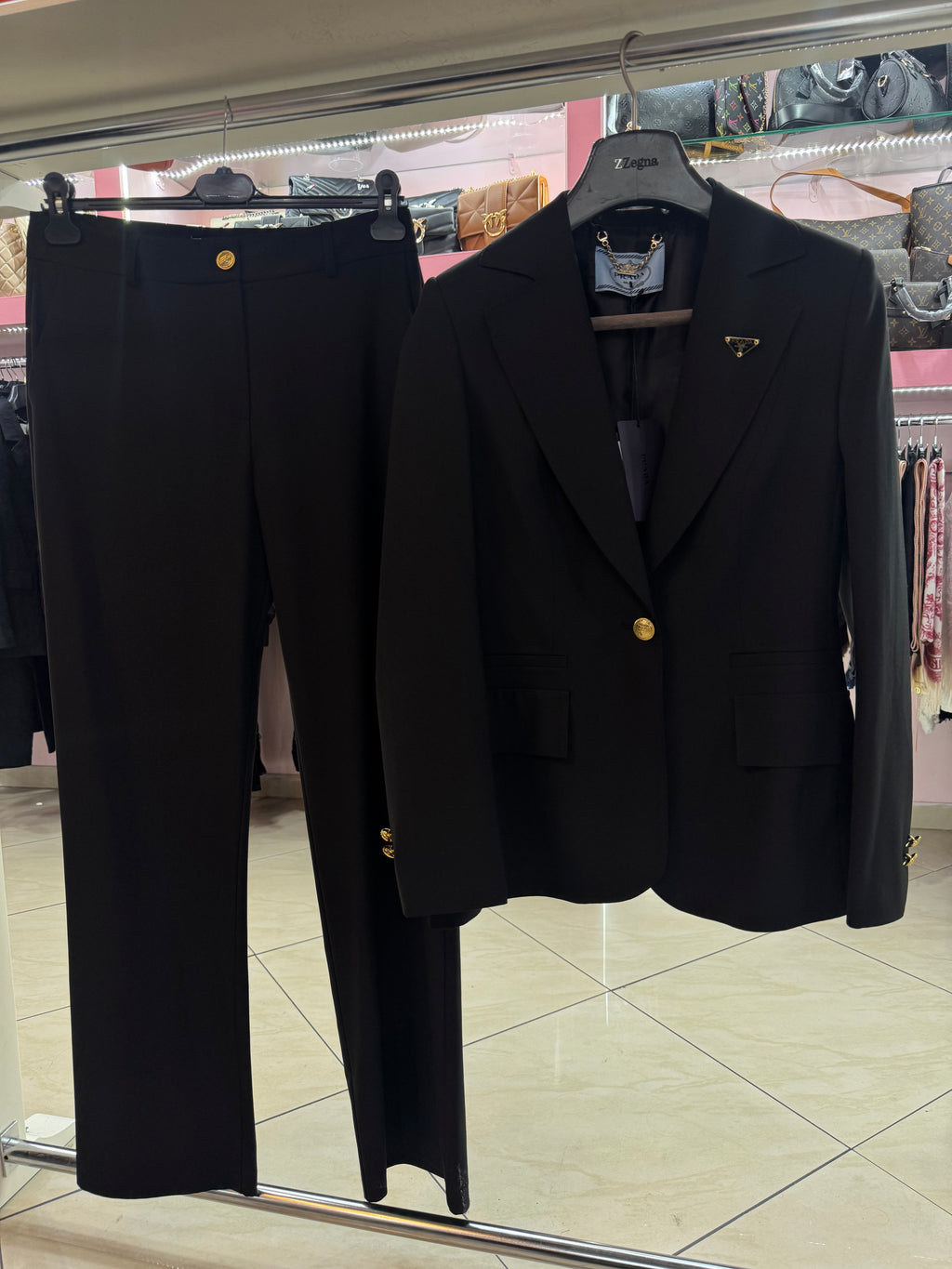 Κουστούμι Prada