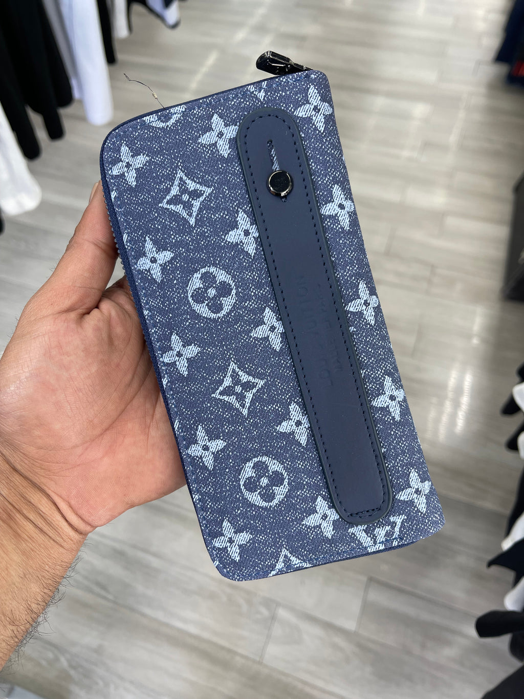 Πορτοφόλι Louis Vuitton